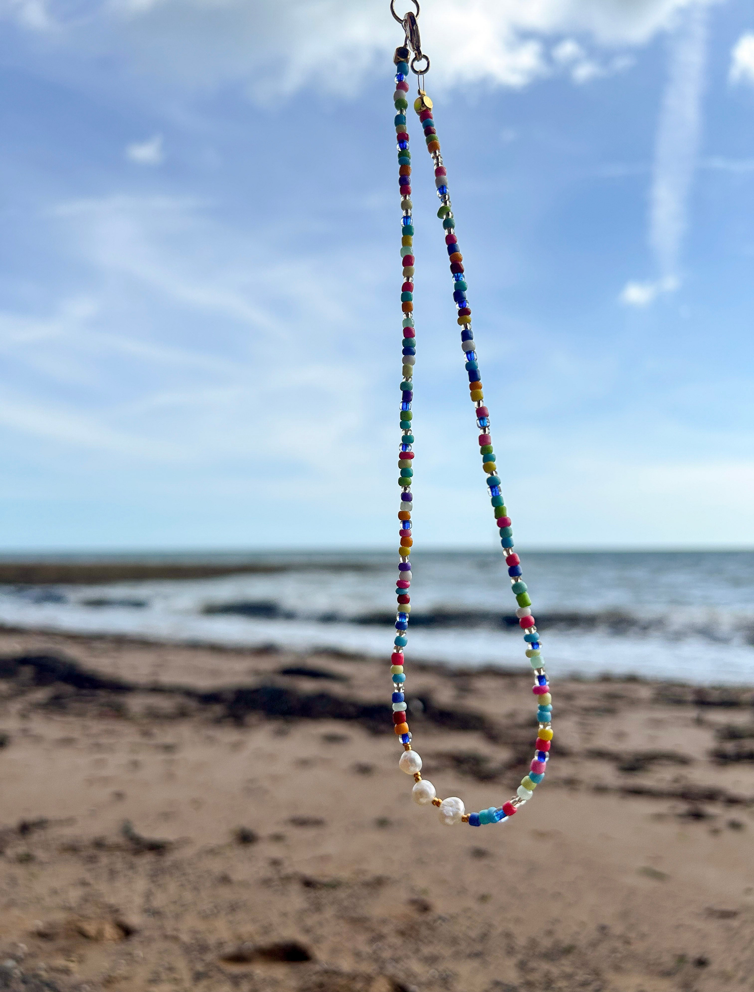 Delicate multicoloured beaded necklace with freshwater pearl – gold or silver-plated accents, handmade jewellery
