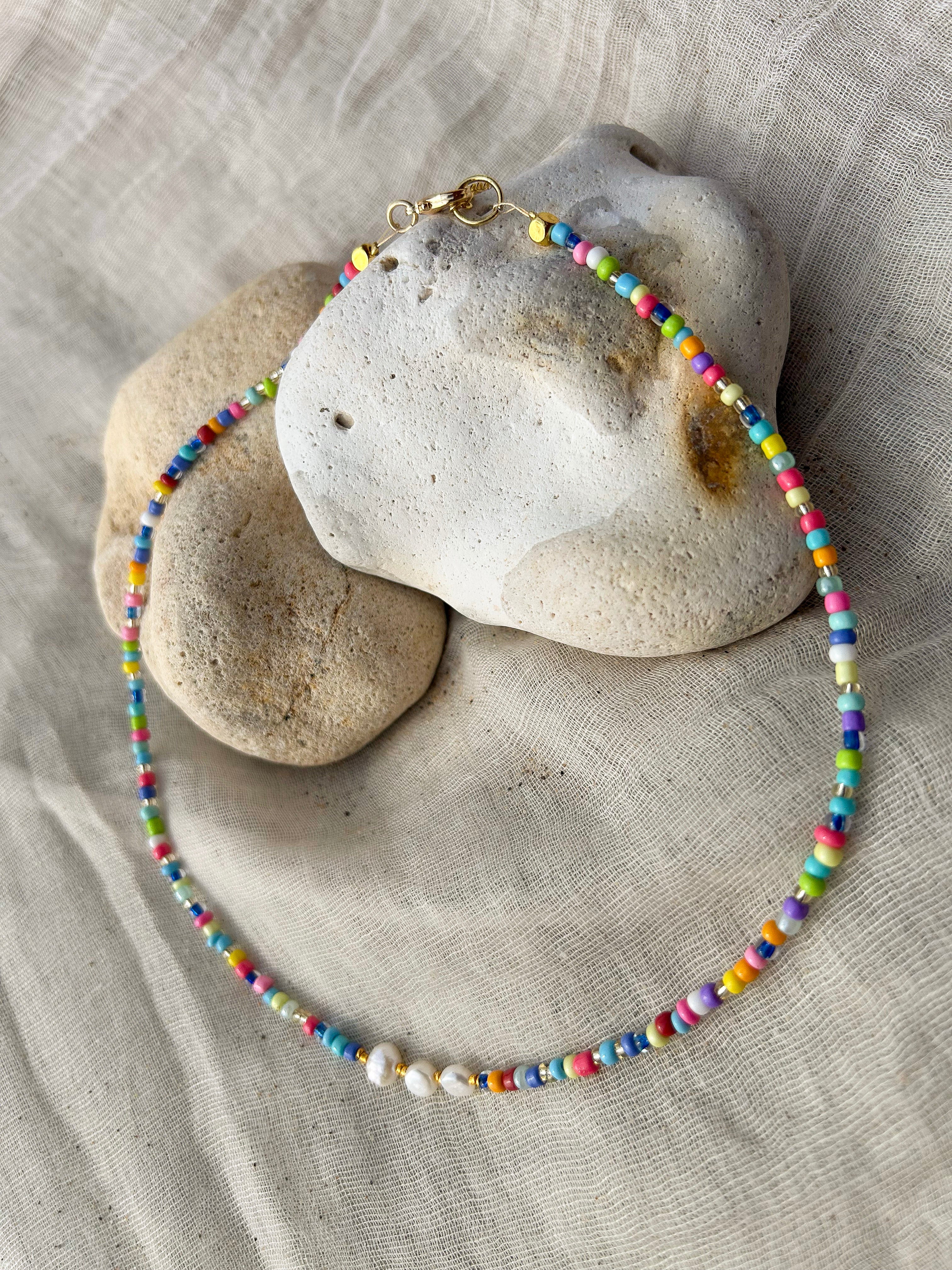 Delicate multicoloured beaded necklace with freshwater pearl – gold or silver-plated accents, handmade jewellery