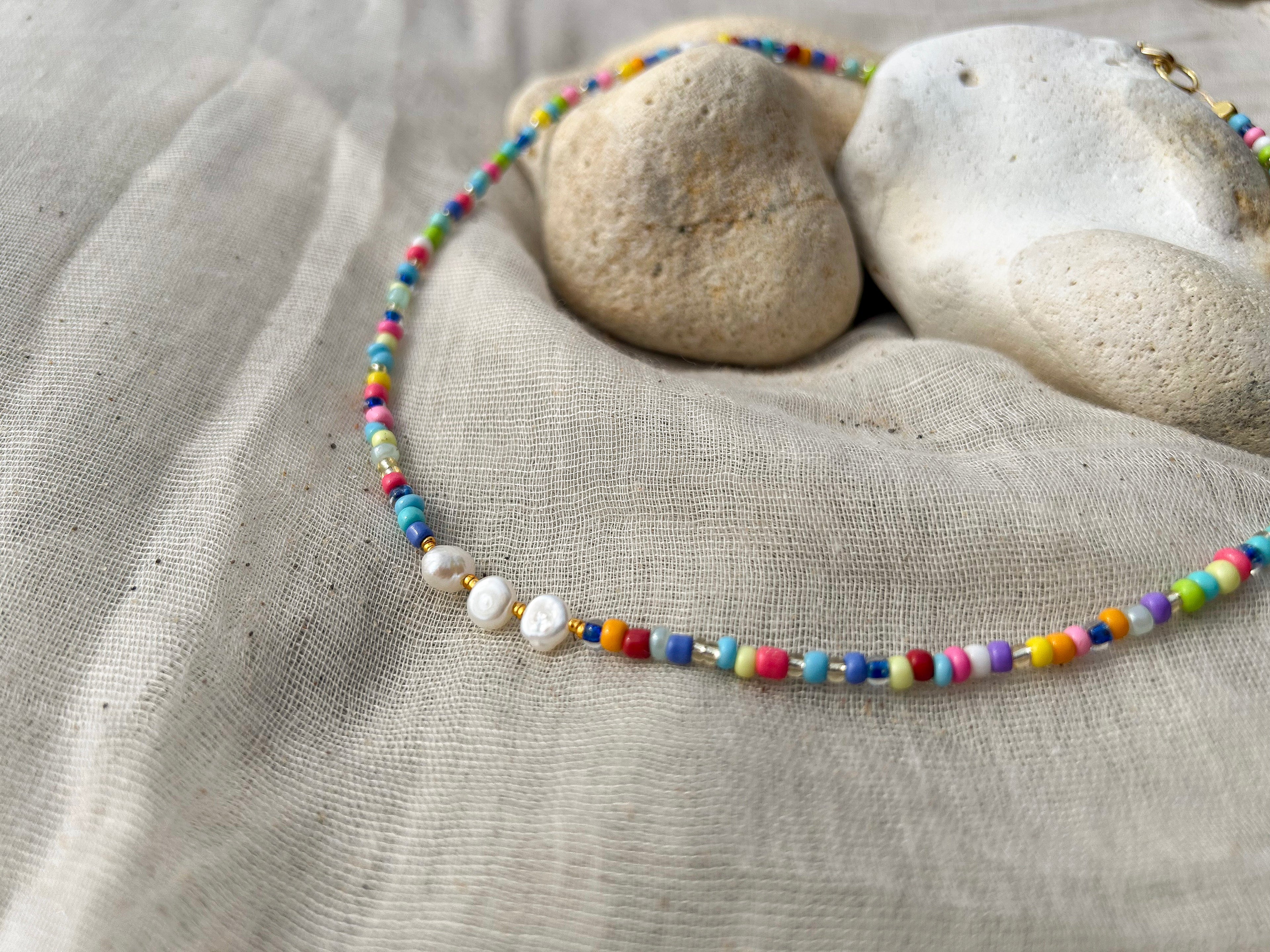 Delicate multicoloured beaded necklace with freshwater pearl – gold or silver-plated accents, handmade jewellery